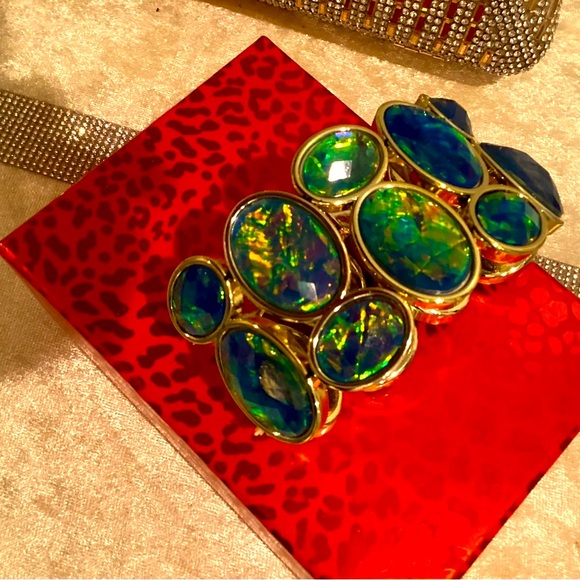 Beautiful statement bracelet - Picture 3 of 3